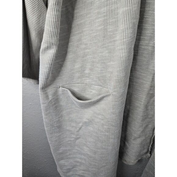 Donni x Anthropologie Women's Gray Ribbed Striped Cardigan Size OSFA - Picture 3 of 5
